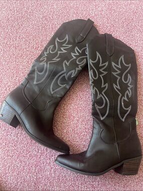 Billini Brown Western Embroidered cowboy boots